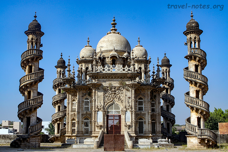 Mahabat Maqbara